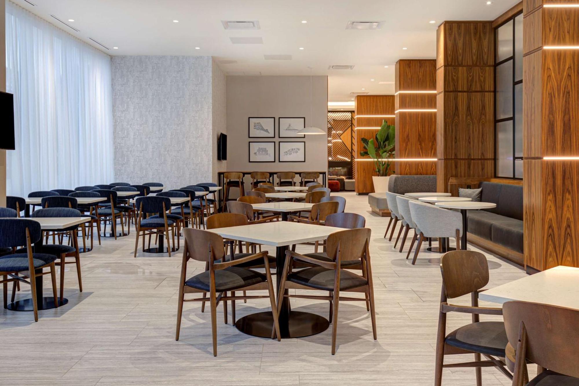 Homewood Suites By Hilton Montreal Downtown 외부 사진